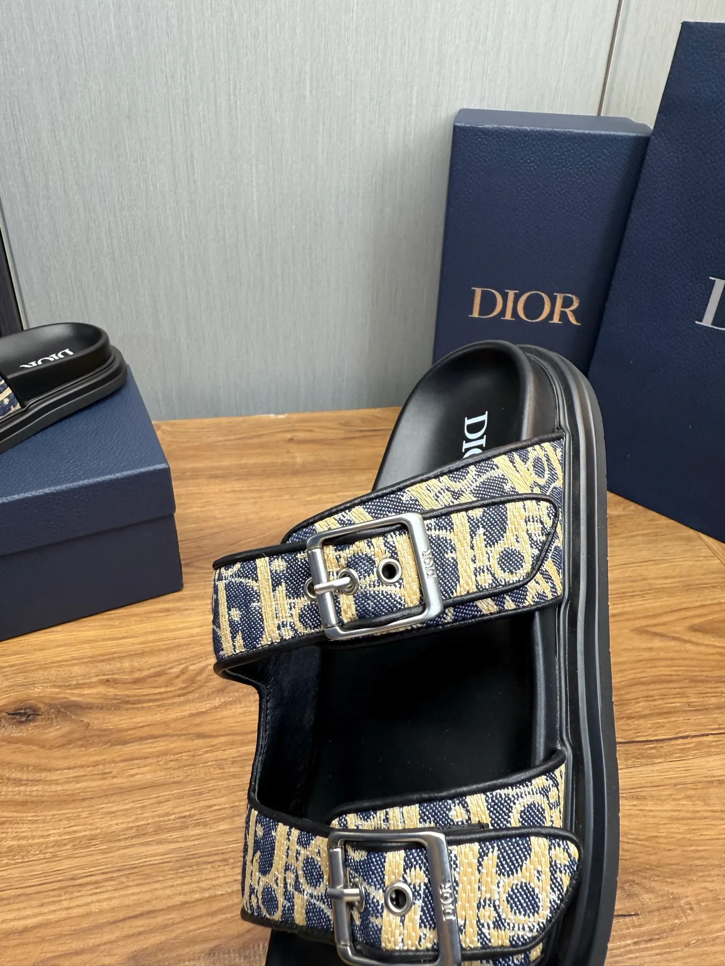 Men's shoes 💰300💰 Dior. Men's slippers 🩴Official website 1:1 production 38-45 yards 45 46 🉑️Customized original material shipped✅